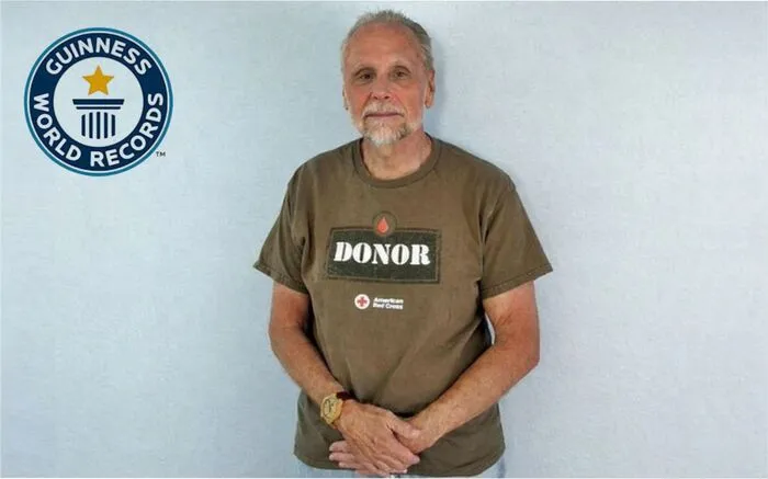 ALMANAQUE-DO-ESTUDANTE-Imagem-Para-o-Artigo-Ele-tinha-medo-de-agulhas-Hoje-e-recordista-mundial-em-doacao-de-sangue-I.webp
